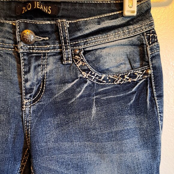 Zco Denim Jean Capris With Embroidered Flap Pockets&Rhinestone Embellishments - Picture 4 of 8